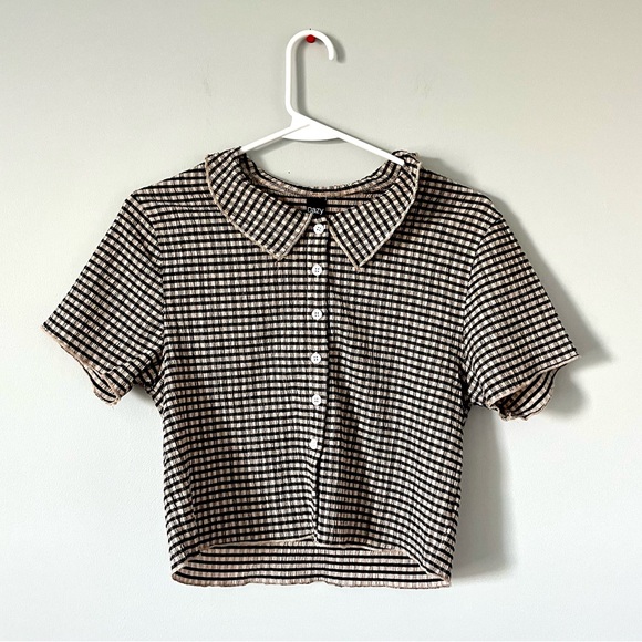 tan & black plaid gingham polo collar front button cropped top - Picture 5 of 11